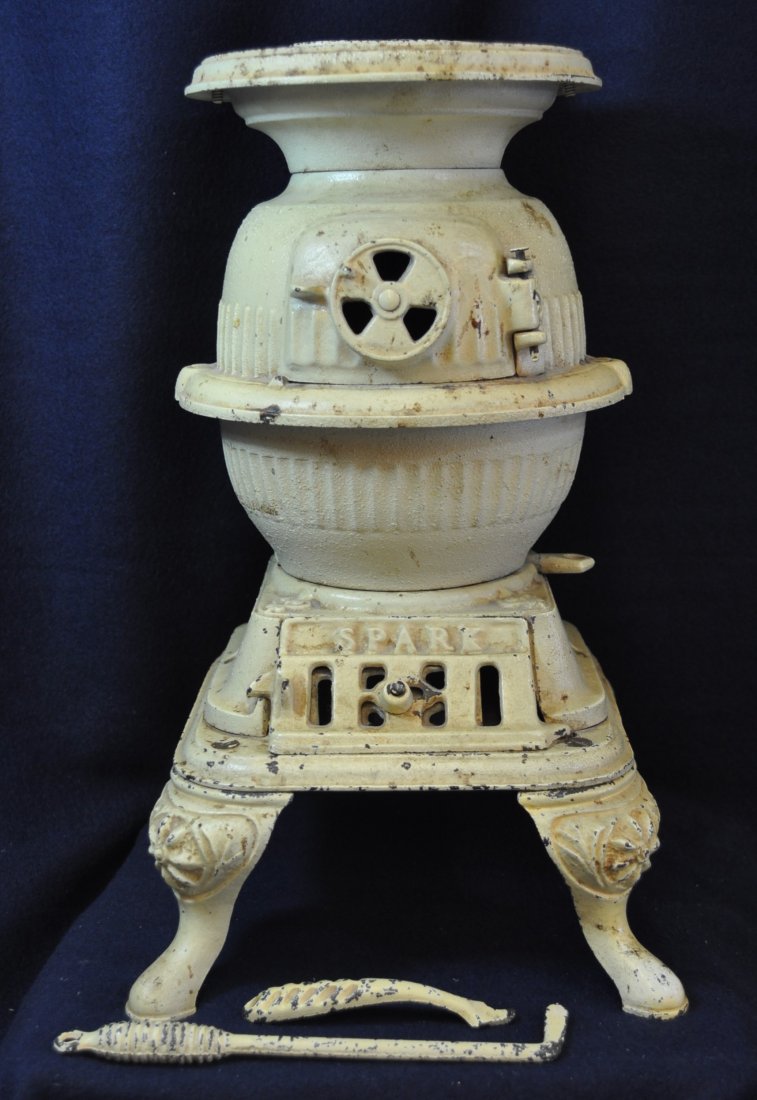 ANTIQUE GREY IRON CO SPARK POT BELLY TOY STOVE (1 of 10)
