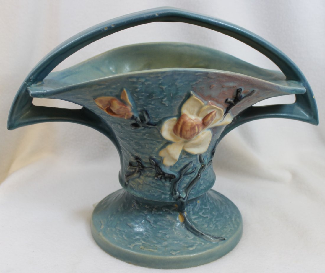 ROSEVILLE POTTERY BLUE MAGNOLIA BASKET 1940'S 385-10 (1 of 10)
