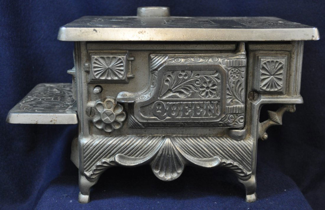 ANTIQUE SALESMAN SAMPLE QUEEN NICKEL PLATED STOVE 1902 (1 of 10)