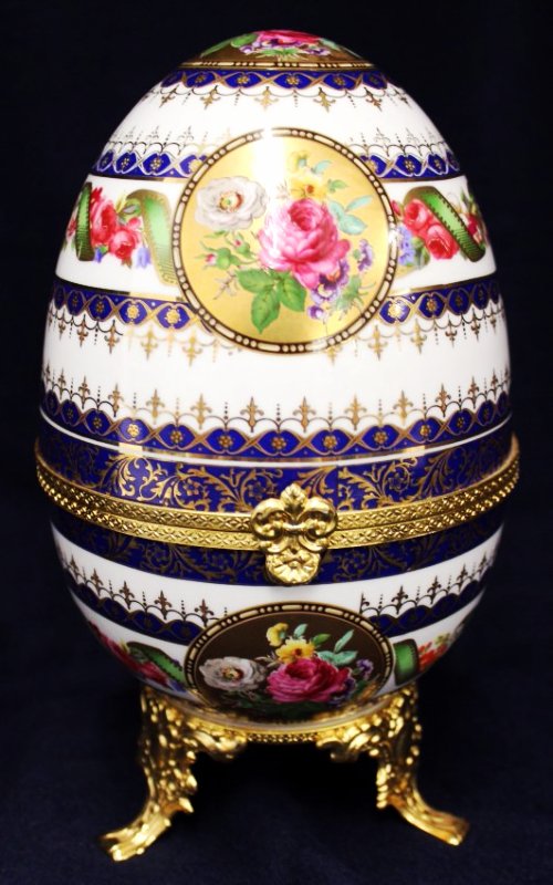 1970s GERMAN HD PAINTED ORMOLU LADIES ROYAL DRESSER EGG: The following treasure is from the living estate of Ailene & Buddy Ford; noted dealers and lifelong collectors of exceptional antique & vintage heirlooms. The Ford estate presents highly valuable item