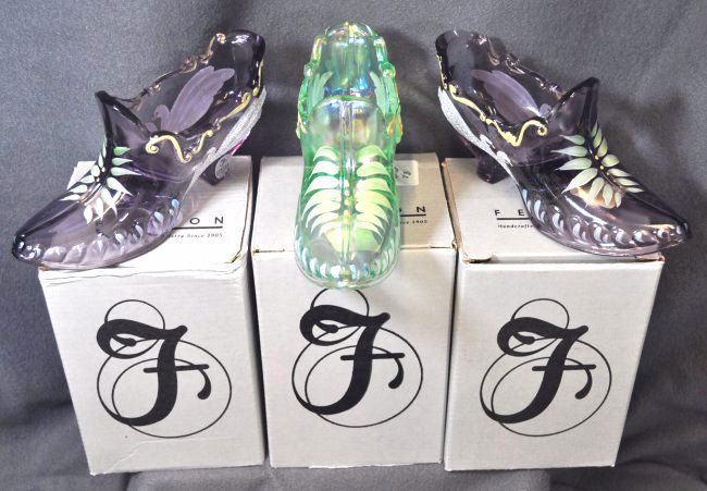 1980 FENTON VIOLET GREEN CORALENE SWAN #8596 SLIPPERS: The following treasures are from the living estate of Ailene & Buddy Ford; noted dealers and lifelong collectors of valuable antique & vintage heirlooms. The AEAA is pleased to present this lovely tri