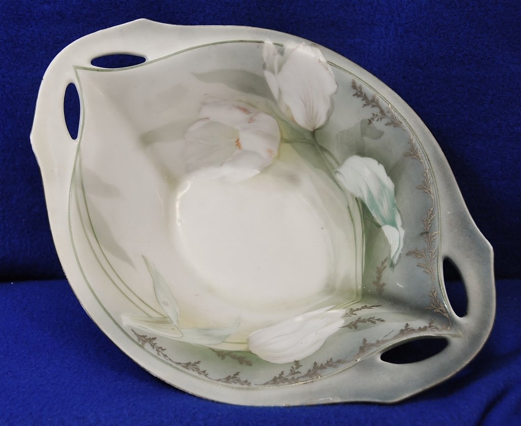1920s HP RS GERMANY TULIPS HANDLES & FOOTED DISH (1 of 8)