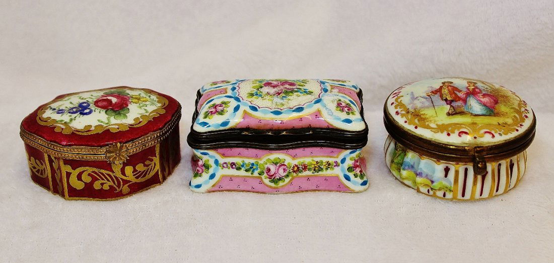 1930s-1960s THREE HP LIMOGES PORCELAIN TRINKET BOXES (1 of 9)