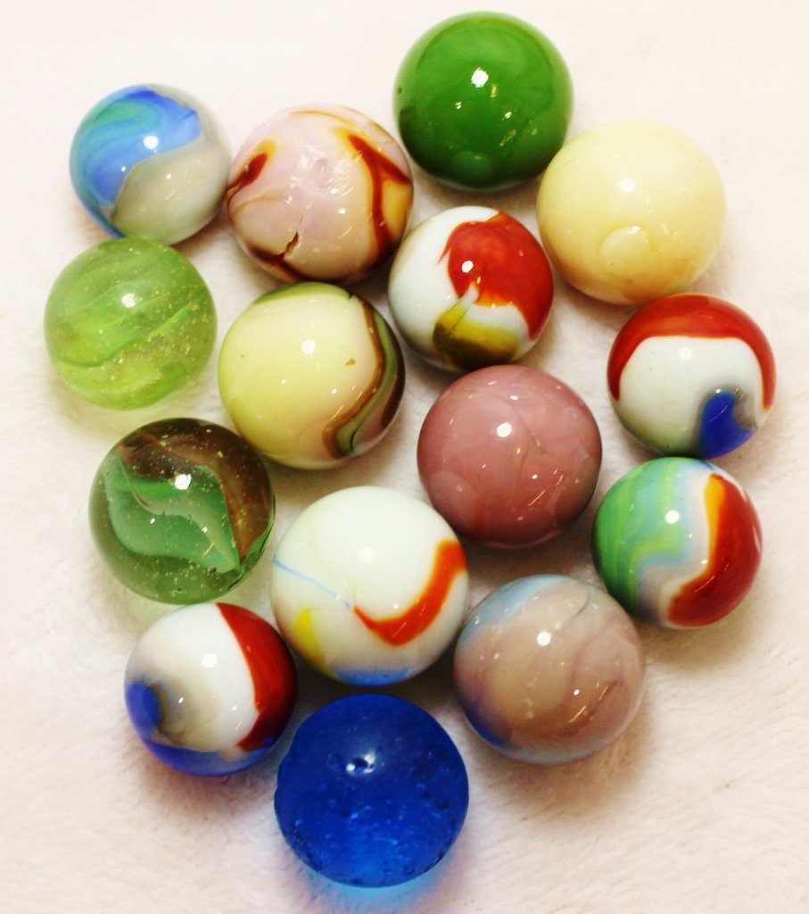 1890s-1930s HAND BLOWN, CANE CUT, MACHINE MADE MARBLES (1 of 5)