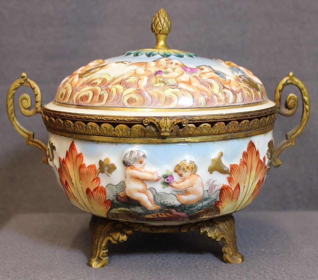 1950s FRENCH HP PORCELAIN & ORMOLU CHERUB ADORNED BOX (1 of 9)