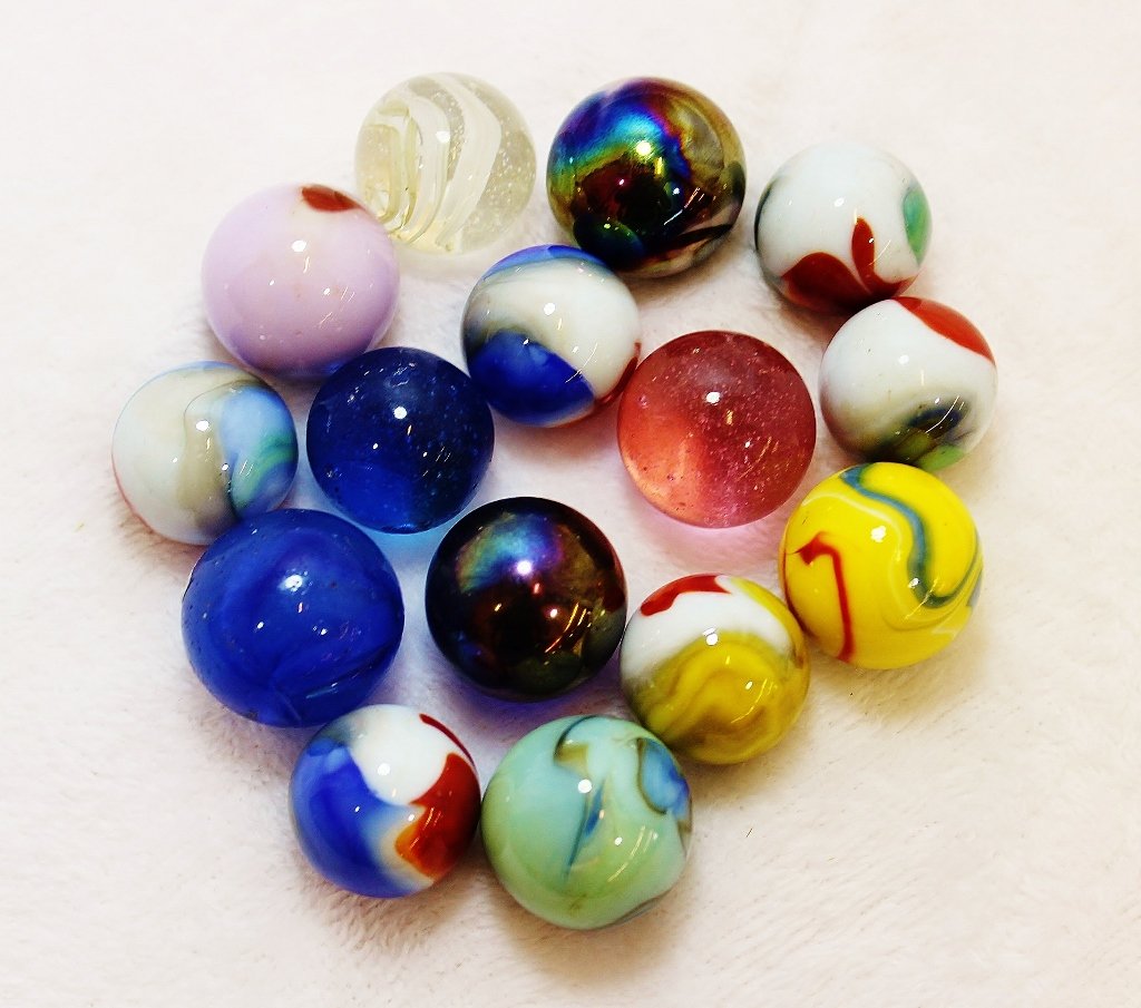 1890s-1930s HAND BLOWN, CANE CUT, MACHINE MADE MARBLES (1 of 5)