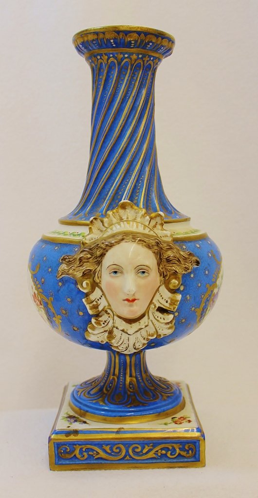 RARE 1920s HP PARISIAN QUEEN HANDLED FLORAL ROYAL VASE (1 of 9)