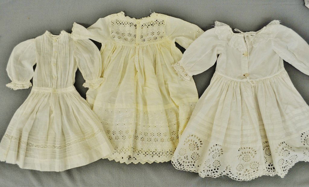 VINTAGE DOLL DRESSES GOWNS WHITE COTTON EYELET LACE 3 P (1 of 4)