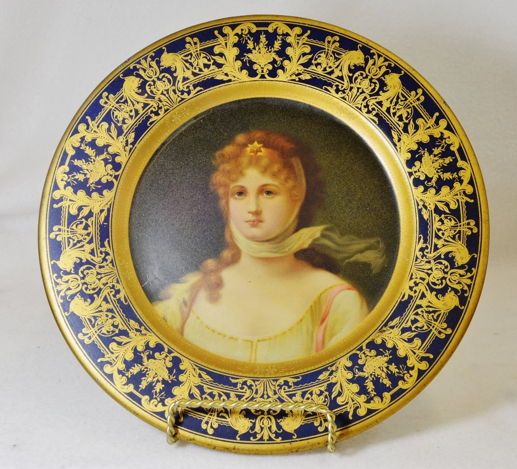 1905 VIENNA PRUSSIAN QUEEN LOUISE TIN LITHO BEER TRAY (1 of 6)