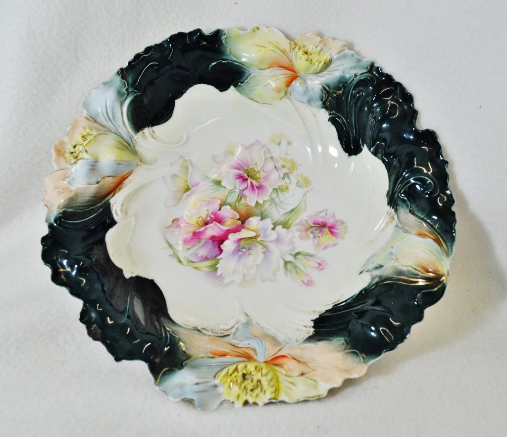 1920s ATTRIBUTED ERDMANN SCHLEGELMILCH PRUSSIA BOWL: WE SHIP! The AEAA is very proud to present this gorgeous 1920s Bavarian porcelain bowl, with a dynamic cobalt and brilliant triple giant flower molded rim. This form has been attributed to Erdmann Sch