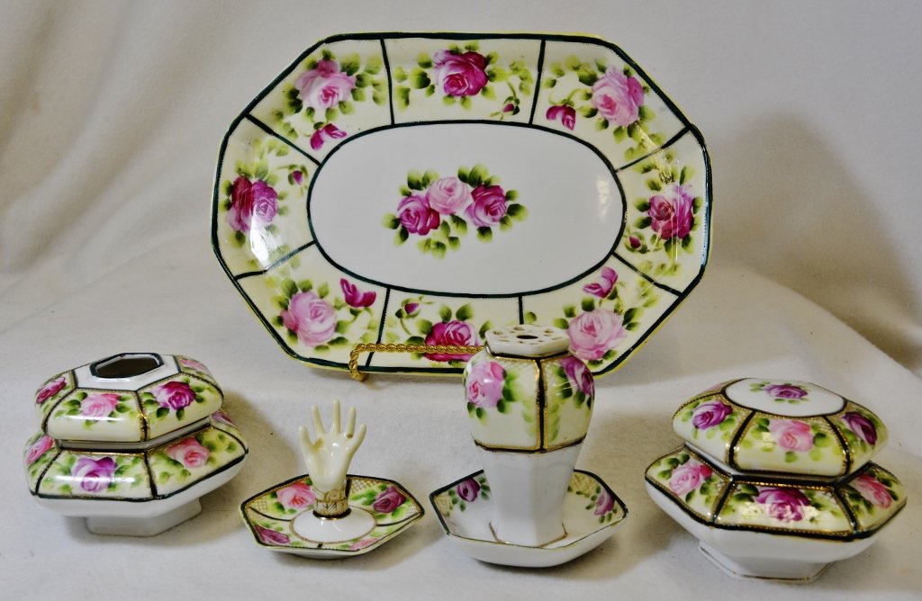 PRE-1921 HP NIPPON MAPLE LEAF MARKS 5 PIECE VANITY SET (1 of 5)