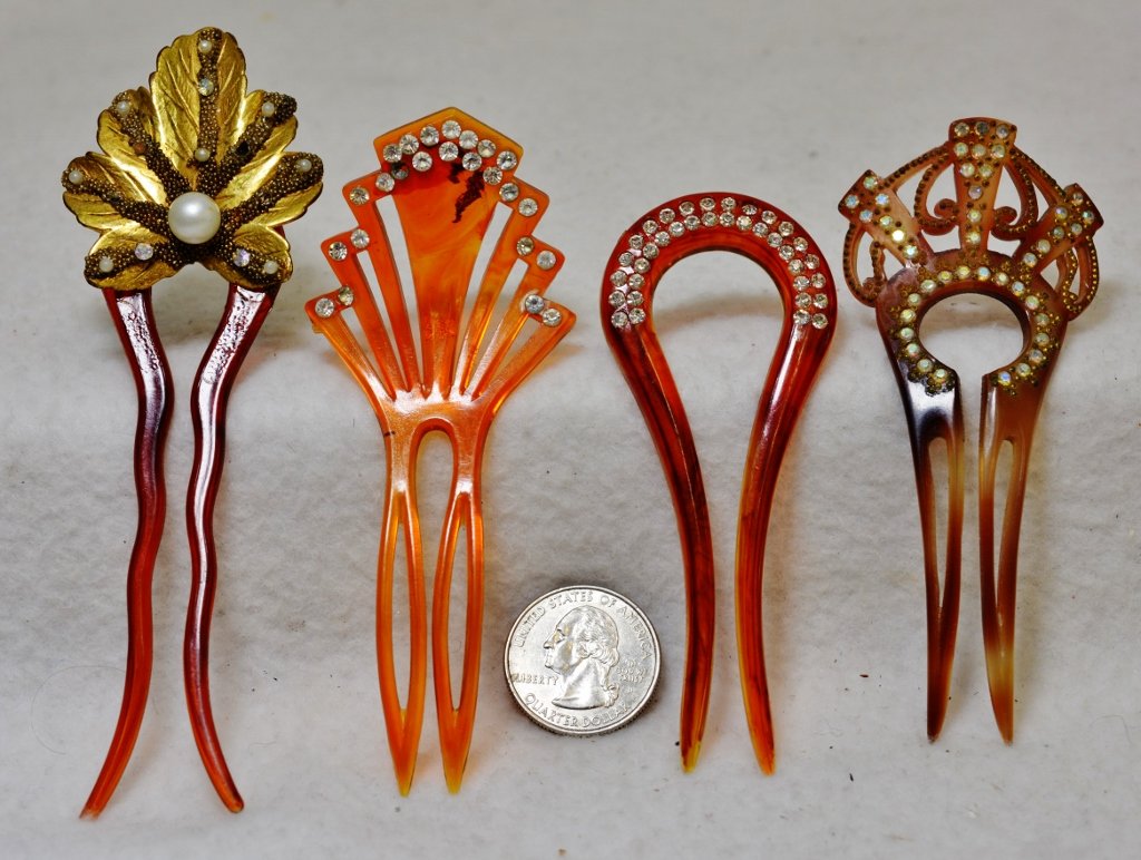 1920s 2 TINE CELLULOID MANTILLA COMBS W AURORA BOREALIS (1 of 4)