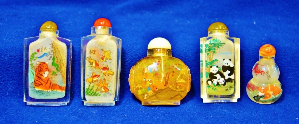 1970s-80s (5) CASED CHINESE HAND PAINTED SNUFF BOTTLES (1 of 3)