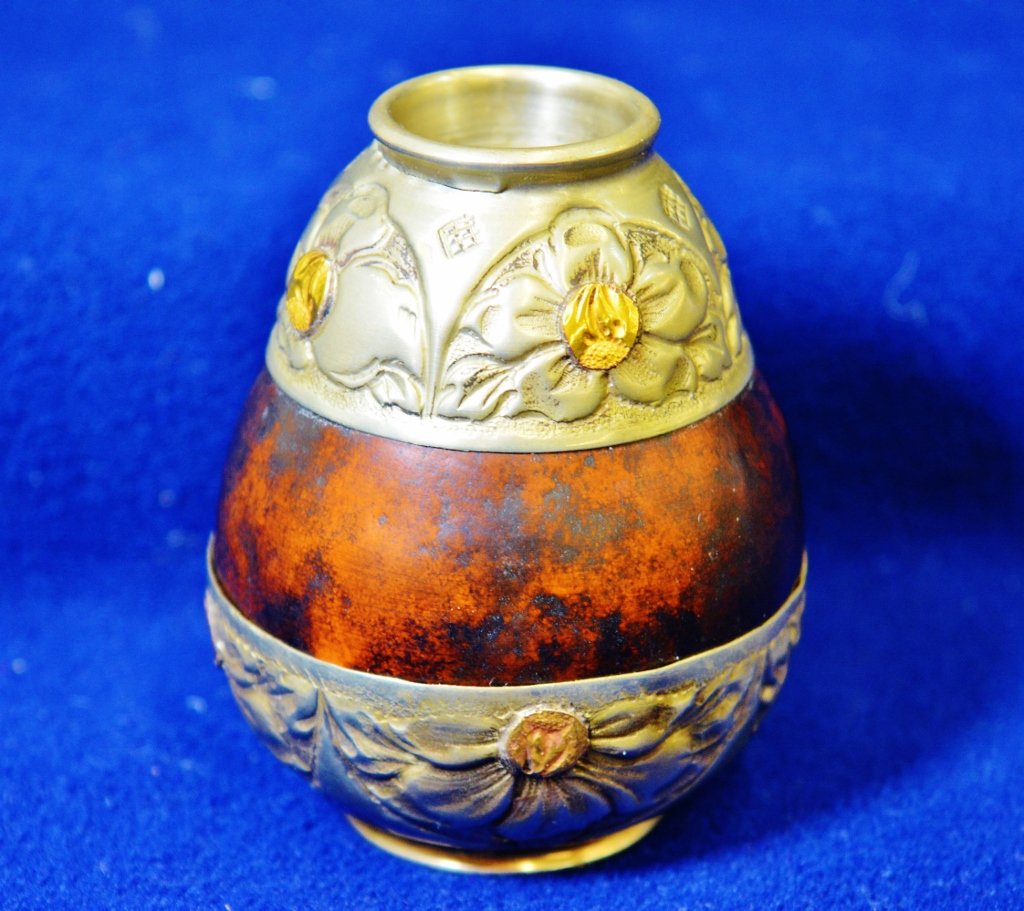 1910s FRENCH CARVED .800 SILVER EGG LADIES BOUDOIR VASE: WE SHIP! The AEAA is very proud to present this incredible & RARE 1910s French egg-shape ladies boudoir nail file / trimming scissors vase, HAND CARVED from a Legitimate Tortoise Shell vessel, and fin