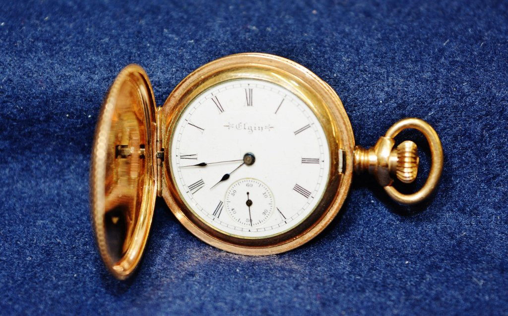 ANTIQUE 1881 ELGIN LADIES PERSIAN 7 JEWEL PURSE WATCH (1 of 7)