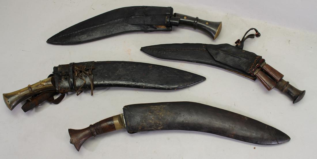 (4) Vintage Knives with Sheath (1 of 3)