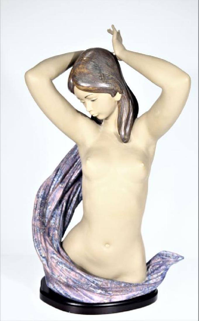 Venus Lladro Porcelain Figurine: Venus Lladro Porcelain FigurineSize: 23 x 13 in.Condition: Immaculate