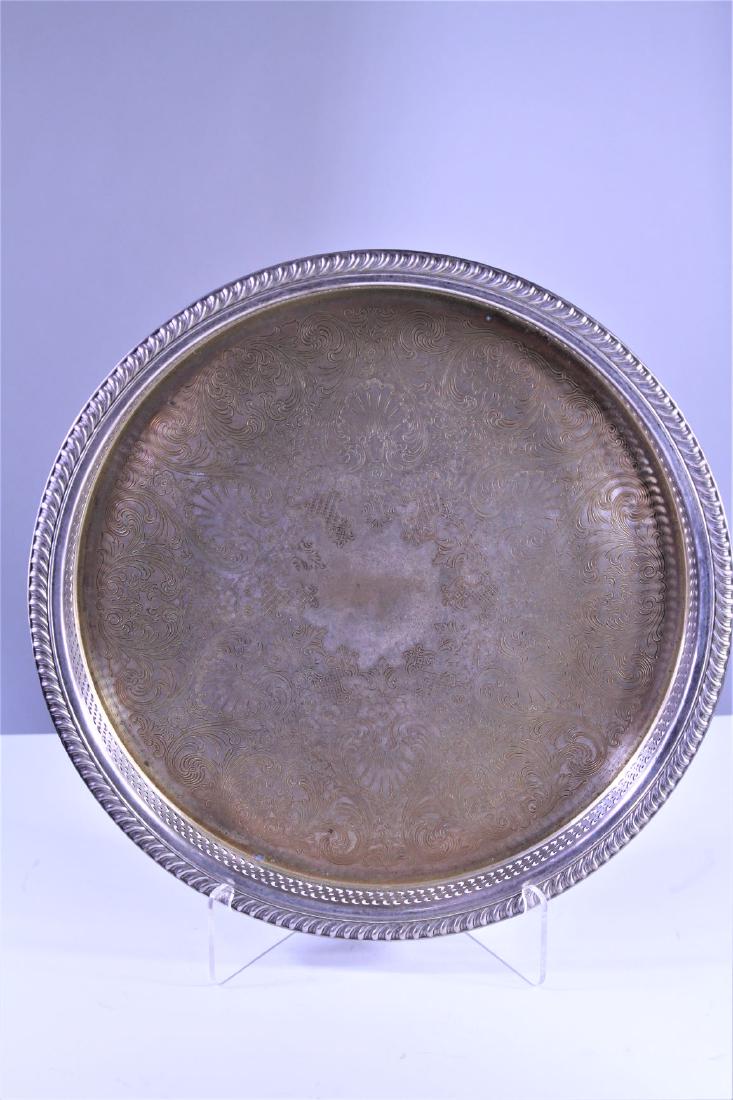 Vintage Engraved W.M. Rogers Silver Plate Tray: Vintage W.M. Rogers Silver Plate Tray_x000D_ Size: Diameter: 15?Â