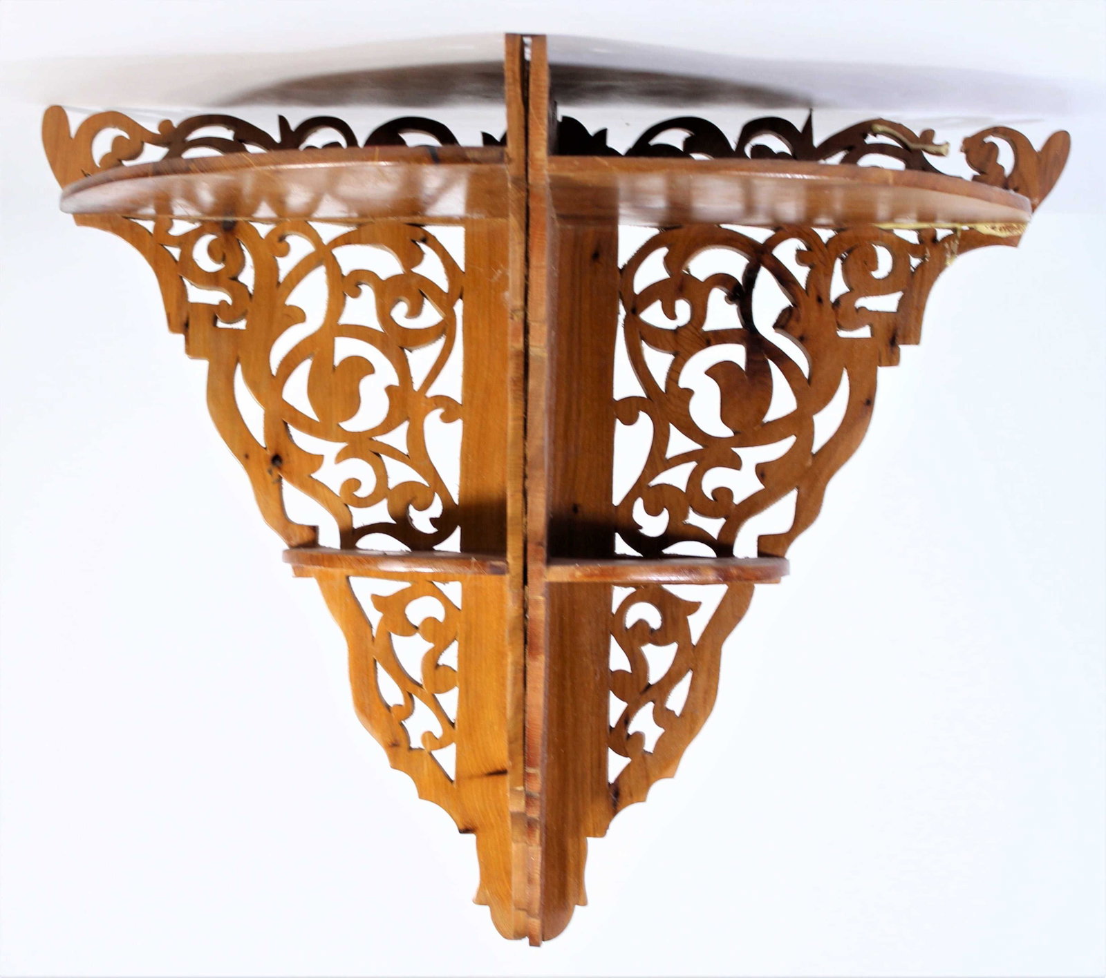 Pair of Corner Shelves with Scrollwork Brackets: 16 x 9 1/2 in.