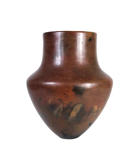 Alice Cling (b. 1946) Navajo Pottery: Navajo redware pottery jar, etch-signed by the artist. Alice Williams Cling is a Native American Navajo ceramist and potter known for creating beautiful and innovative pottery that has a distinctive r