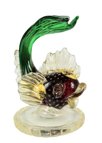 Vintage Murano Bubble Glass Fish: Italian, bubbles in the glass of head.Size: 5 x 7 in. Please note that all sales are final and no refunds will be given under any circumstances. Sarasota Estate Auction provides condition reports as a