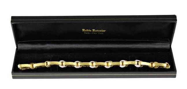 European 18k Gold & Diamond Link Necklace 64 Grams: Pavee Diamond heavy gage 18k gold necklace marked 750. Condition is excellent. Satin finish, and fine colored diamonds. Approx 41 dwt. Length: 16 1/2 in.Weight: 64.1 Grams. Please note that all