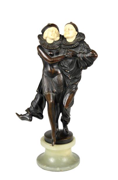 Peter Tereszczuk (1875-1963, Austrian) Bronze: Austrian bronze & onyx statue of Pierrot & Pierrette dancing together. Pierrot & Pierrette are traditionally known characters of pantomime and commedia del'arte . Signed on base. Peter TereszczukWas a