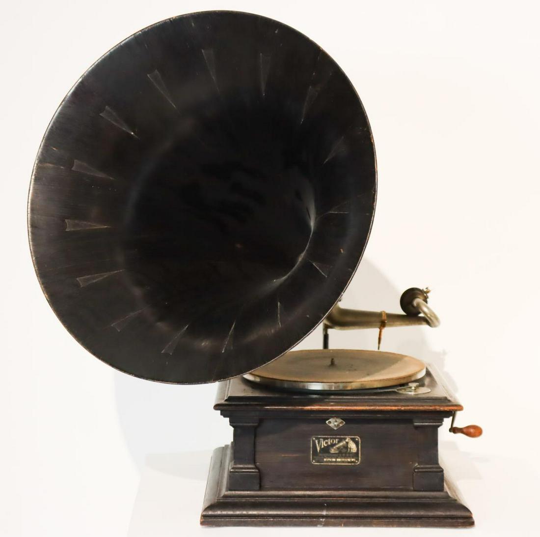 Early Victor Victrola Talking Machine: Antique talking machine with oak wood spear tip horn, made by Victor Talking Mch. Co. Patented in U.S and Foreign Countries, Camden, New Jersey, USA.The term 'talking machine' was used early on to ref