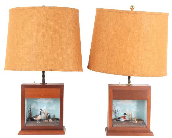 Pair of Vintage Table Lamps w Diorama Bases (1 of 8)