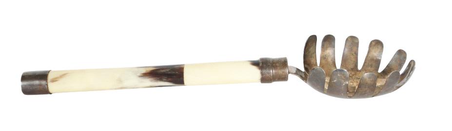 Vintage Serving Utensil w Horn Handle: Vintage Serving Utensil w Horn HandleSize: 12 x 3 in. Please contact Nic at Info@premiershipment.com for an estimated shipping quote prior to bidding. Please note that all items are sold as is, and co