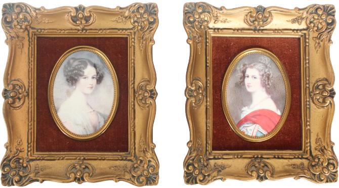 Pair of Oval Cameo Portraits in Frames (1 of 13)