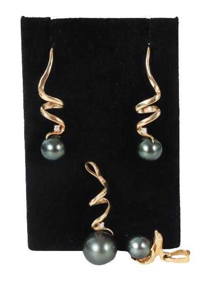 (4) Black Pearl & 18K Yellow Gold Earrings & Two Pendants (1 of 19)