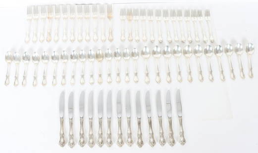 (51) Pc 1959 Towle Sterling Silverware Set, 81 OZT: (51) Pc 1959 Towle Sterling Silverware Set, approximately 81 OZT not including knives. Including knives weight is approx 94 ozt. marked on handle. Size of largest: 8 7/8 x 1 in.