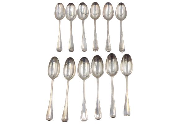 (12) Early English Sterling Silver Spoons 25ozt: (12) Early English Sterling Silver Spoons 25oztSize: 8 x 1 3/4 in.1416