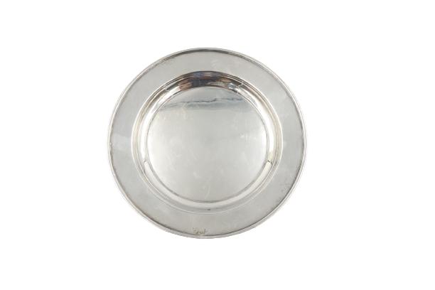 Arthur Stone Sterling Silver 8.9 ozt Plate: Arthur Stone Sterling Silver Plate 8.9 oztSize: 8 in diameter. 1211