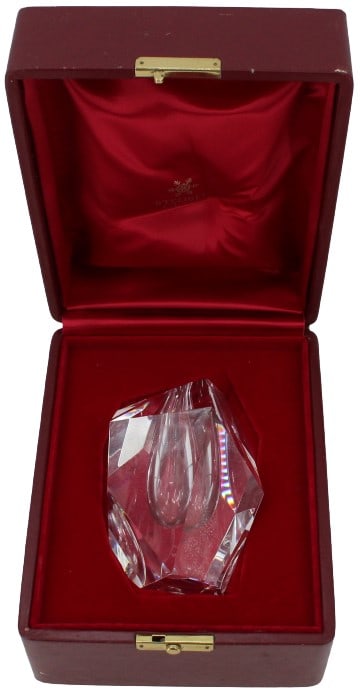 Signed Steuben Prismatic Cut Rain Drop Vase: Signed Steuben Prismatic Cut Rain Drop Vase. Designed by Paul Schulze, having a slight opening at the top with cut and polished recurrent facets, catalog number 0098; includes original red leather cas