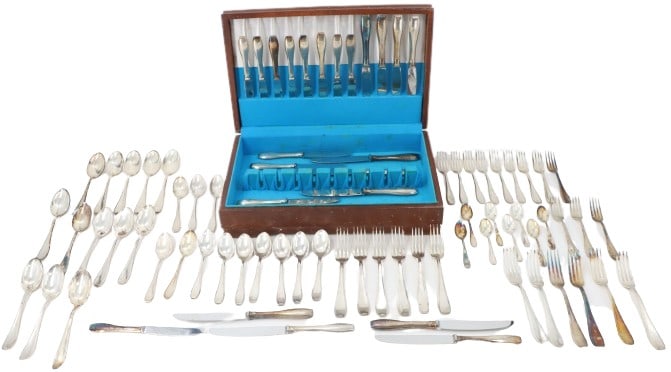 (81) Orfevrerie Wiskemann Silver Plat Flatware Set: (81) Orfevrerie Wiskemann Silver Plate Flatware Set. 81 pieces total. Service for twelve (12). Orfevrerie Wiskemann was founded in brussels in 1872. Specializing in silver plate. Size of Box: 17 x 11 