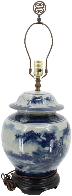 Chinese Blue and White Porcelain Lamp (1 of 20)