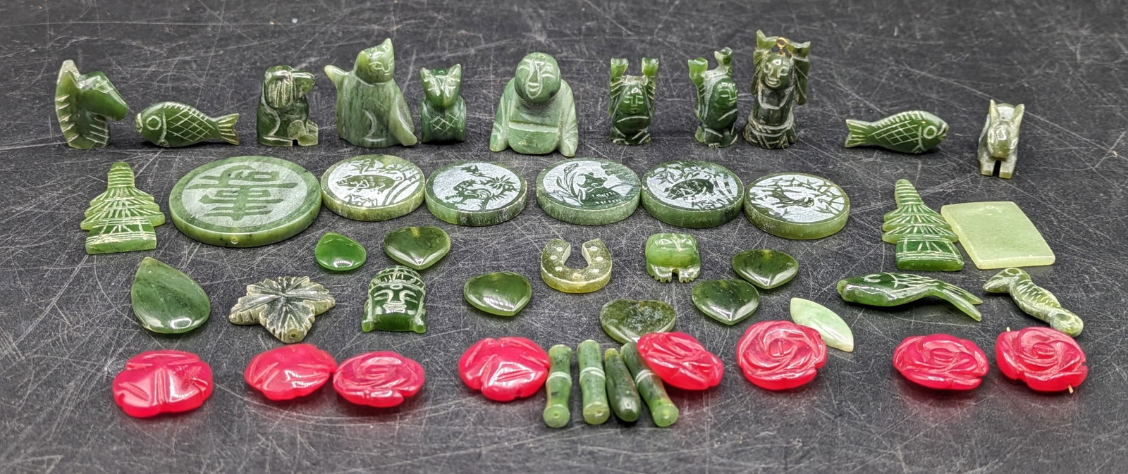 (46) Jade / Jadeite Chinese Carvings: (46) Jade / Jadeite Chinese Carvings.Size: 1 x 3/4 x (Green Cat / Tallest)#7057