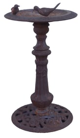 English Victorian Cast Iron Bird Bath with Bird Sculptures and Ornamentation