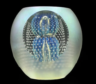 Robert Eickholt (Born 1947) American, Art Glass Jellyfish Paperweight