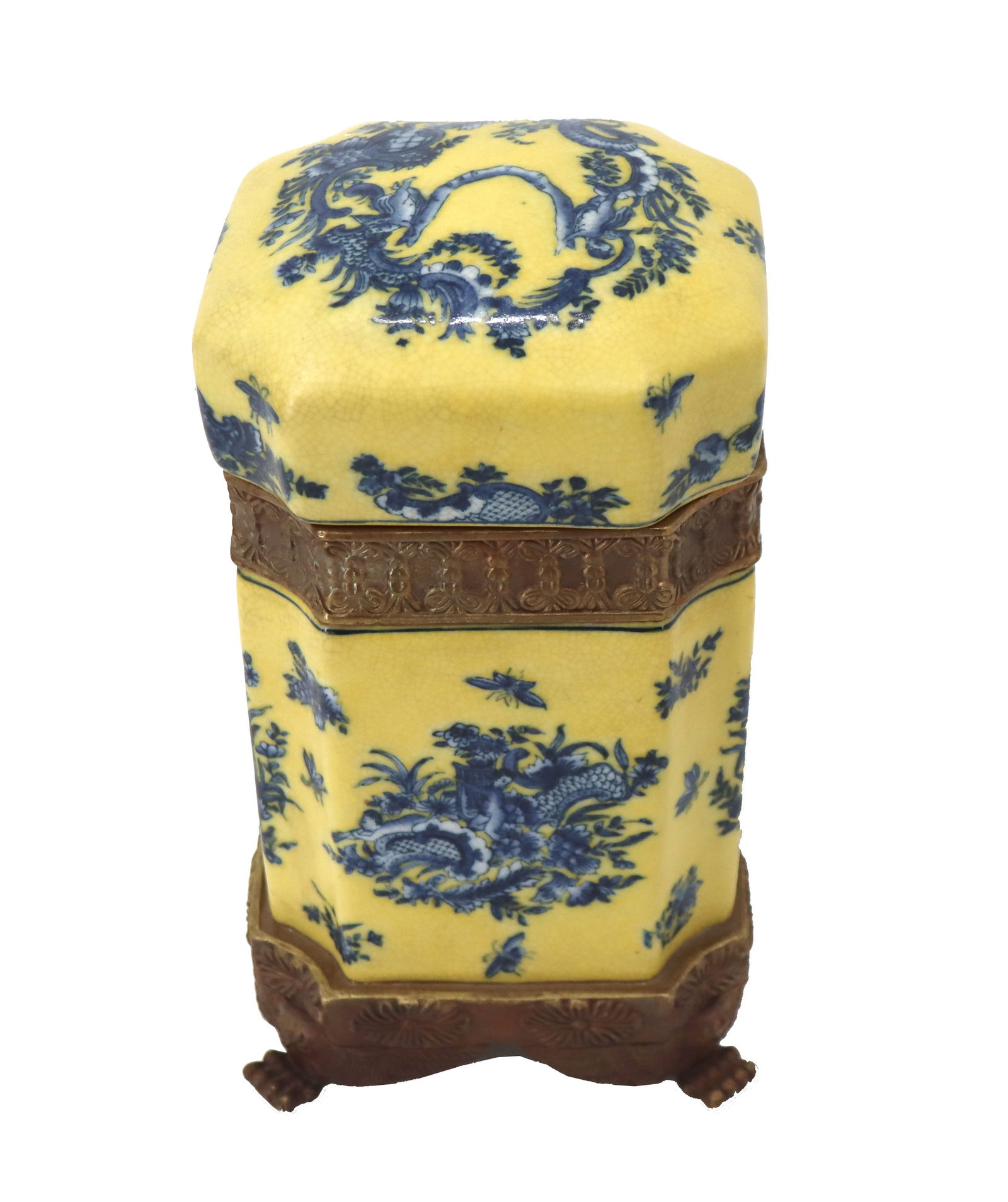 Vintage Wong Lee Porcelain Chinoiserie Container: Vintage Wong Lee Porcelain Chinoiserie Container. Wong Lee International was founded in 1995 and they began exporting from China in 1999. The Wong Lee makers mark on the bottom has a commemo