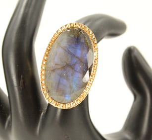 Tested 14k Gold and Labradorite Ring - Gross 6.0 g.
