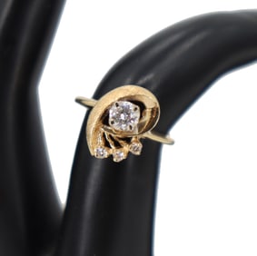 14K Gold & Diamond Cocktail Ring - Gross 3.7g.