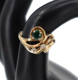 14K Gold, Emerald, and Diamond Cocktail Ring - Gross 4.0 g.