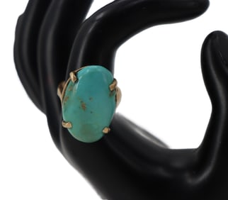 Tested 14k Gold and Turquoise Ring - Gross 7.7 g.