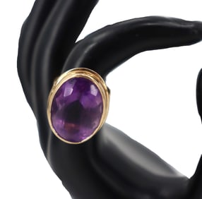 14k Gold and Amethyst Ring - Gross 9.5 g.