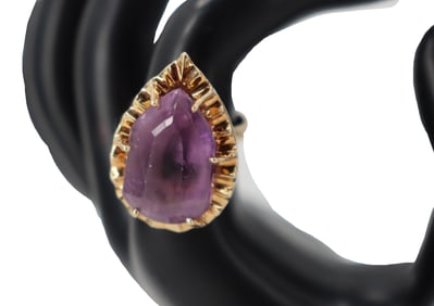 14k Gold and Amethyst Ring - Gross 10.7 g.
