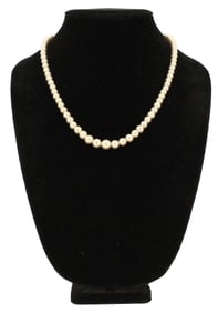 Vintage Cultured Pearls With 9k Gold Clasp