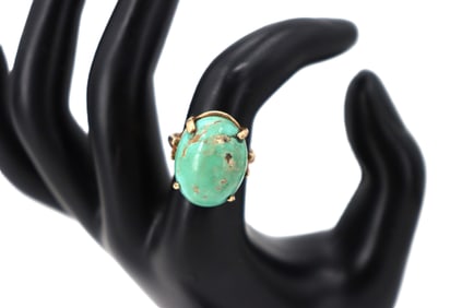 Tested 14k Gold and Quartz Ring - Gross 6.4 g.